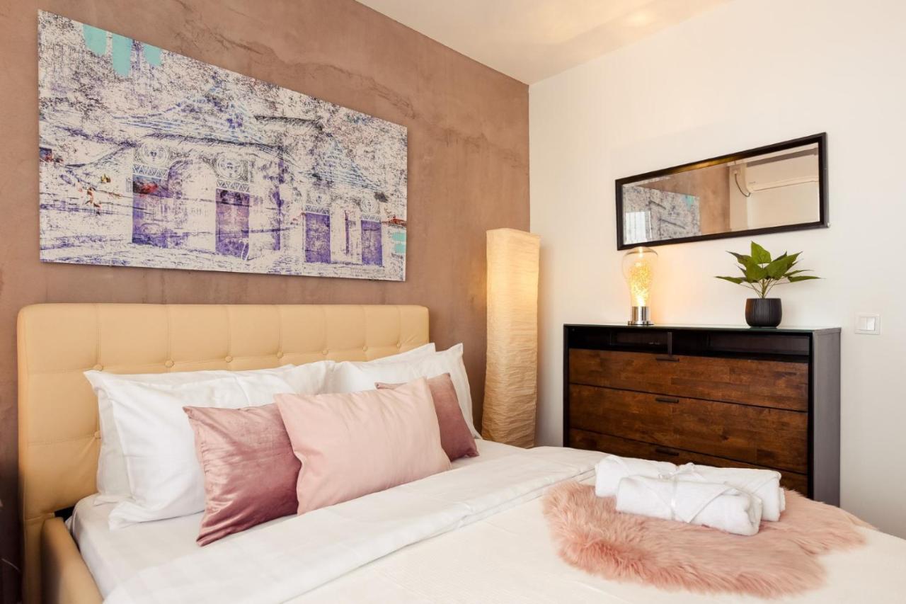 Appartement Spectacular Views & Modern Comfort: Your Dream Duplex In Central Bucarest Extérieur photo