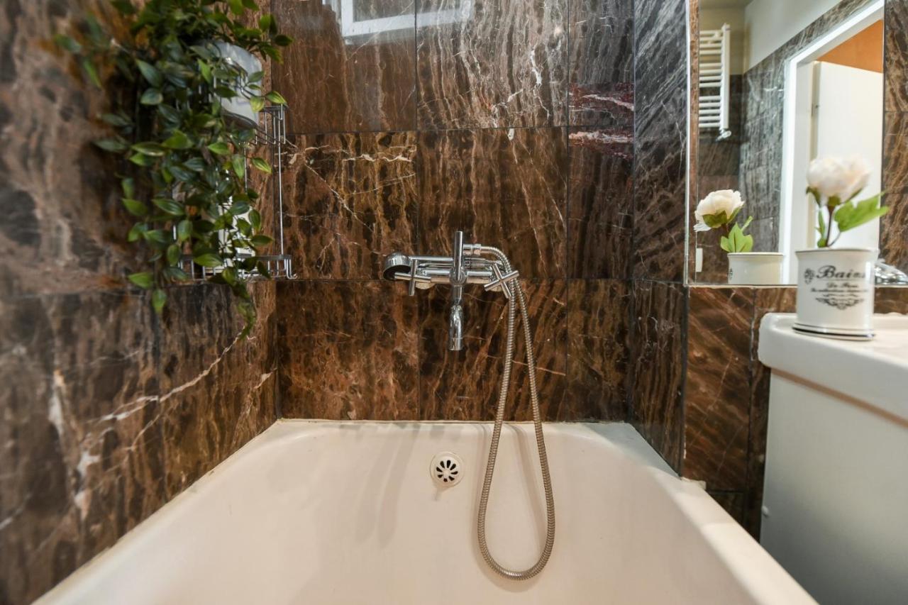 Appartement Spectacular Views & Modern Comfort: Your Dream Duplex In Central Bucarest Extérieur photo