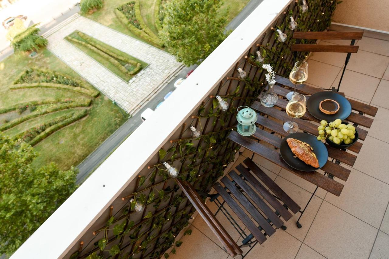 Appartement Spectacular Views & Modern Comfort: Your Dream Duplex In Central Bucarest Extérieur photo